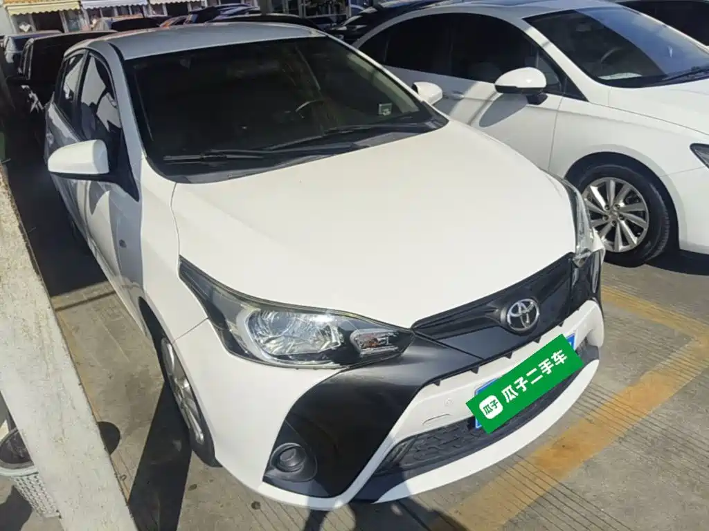 Toyota Yaris L — фото 4