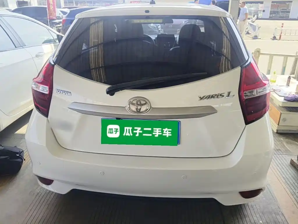 Toyota Yaris L — фото 6