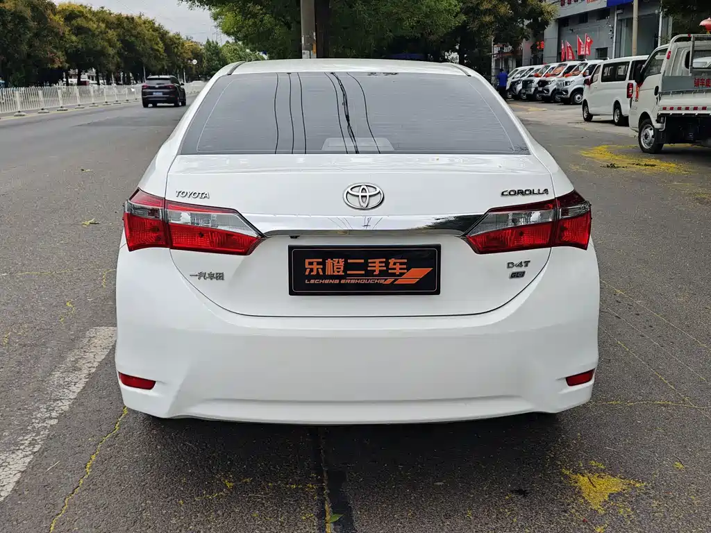 Toyota Corolla — фото 4