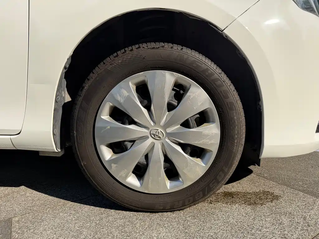 Toyota Yaris L — фото 11