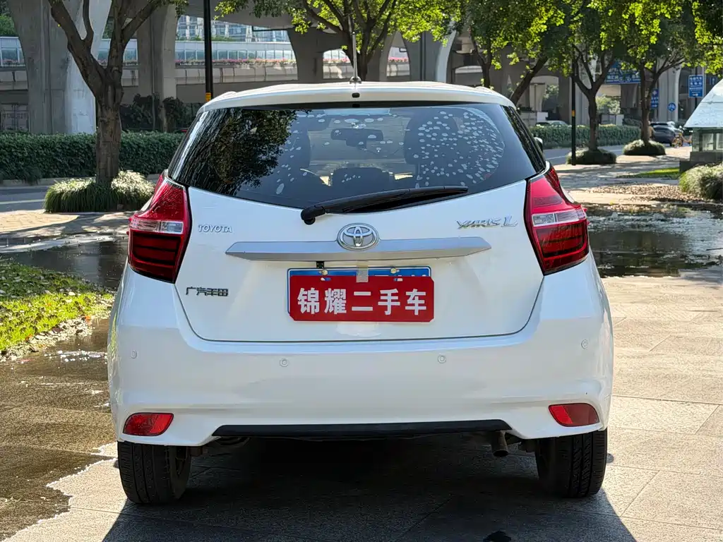 Toyota Yaris L — фото 20