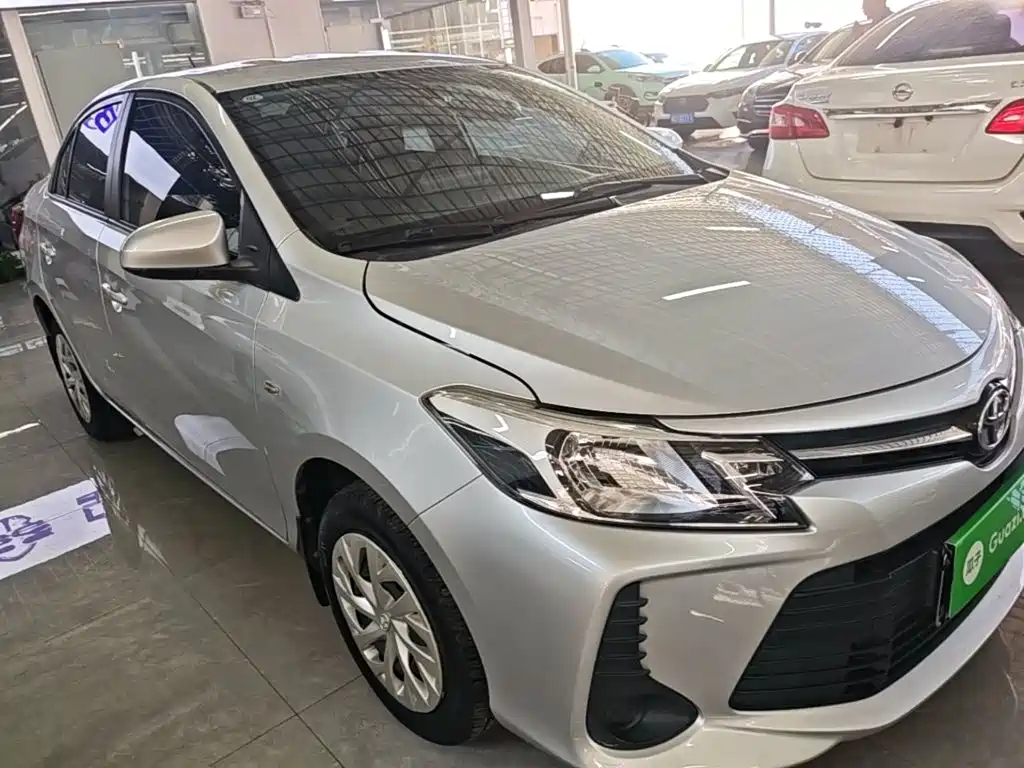 Toyota Vios — фото 4