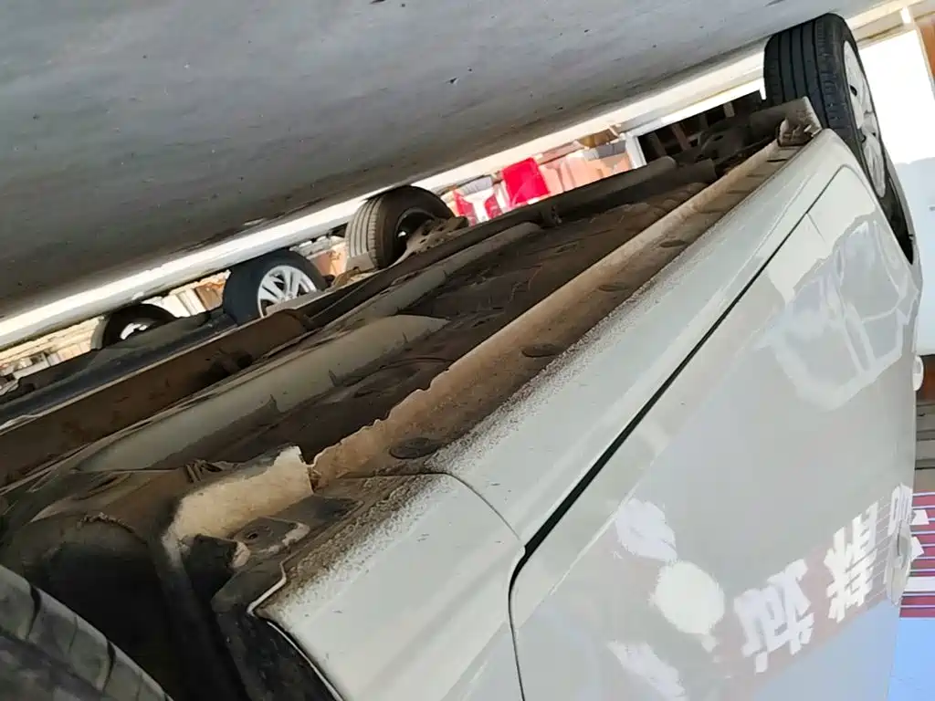 Toyota Yaris L — фото 21