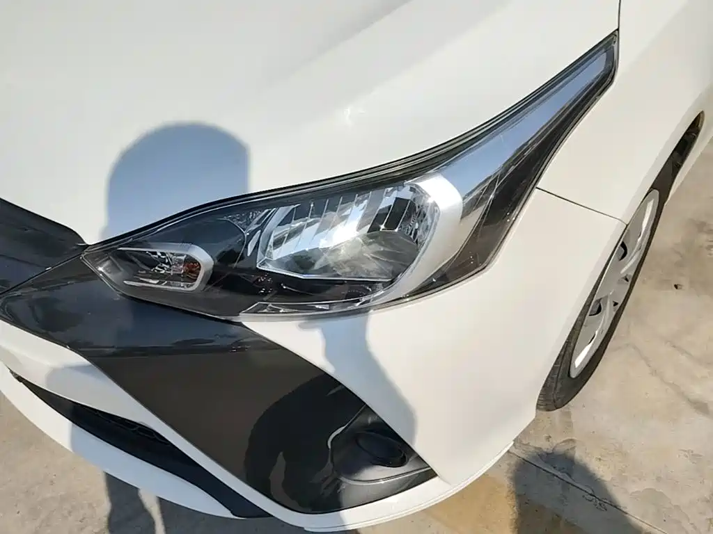 Toyota Yaris L — фото 24