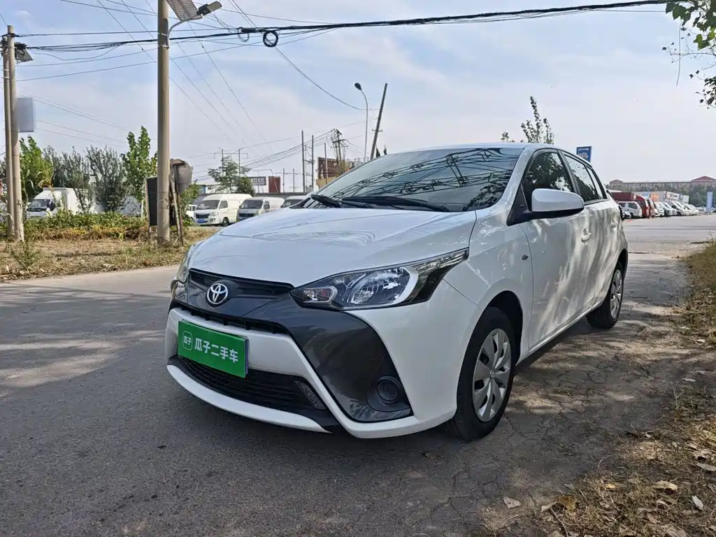 Toyota Yaris L — фото 2