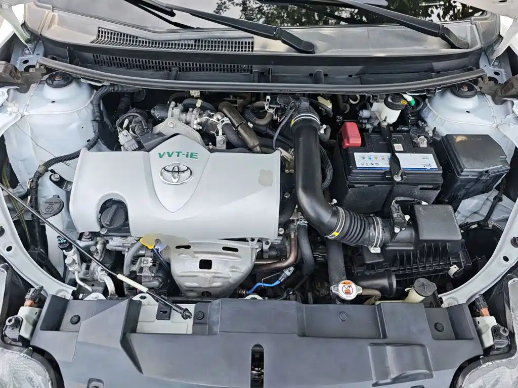 Toyota Yaris L — фото 20