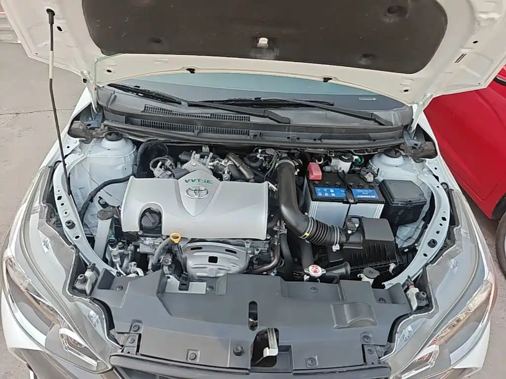 Toyota Yaris L — фото 20