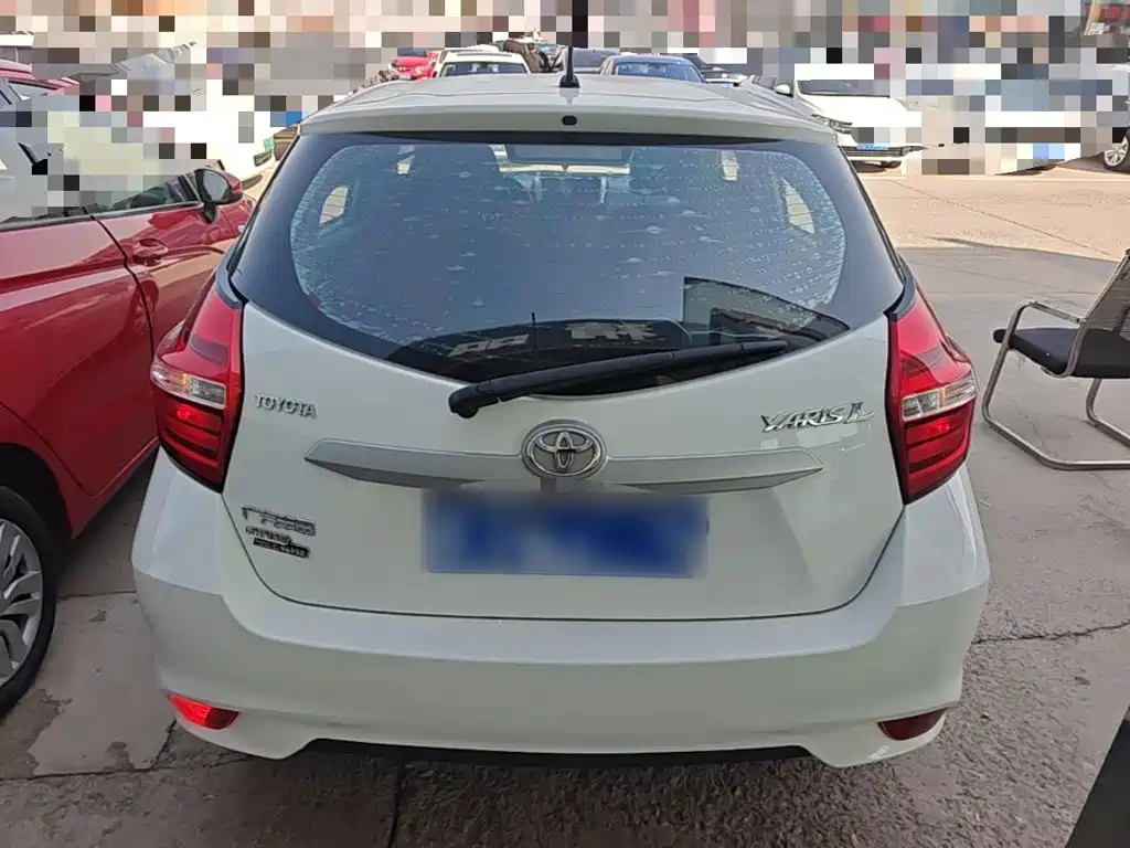 Toyota Yaris L — фото 6
