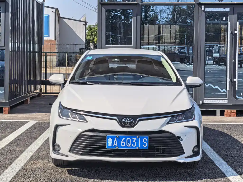 Toyota Corolla — фото 2