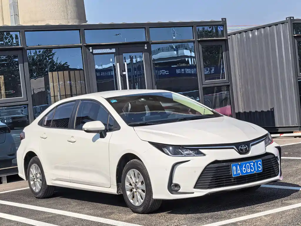 Toyota Corolla — фото 3
