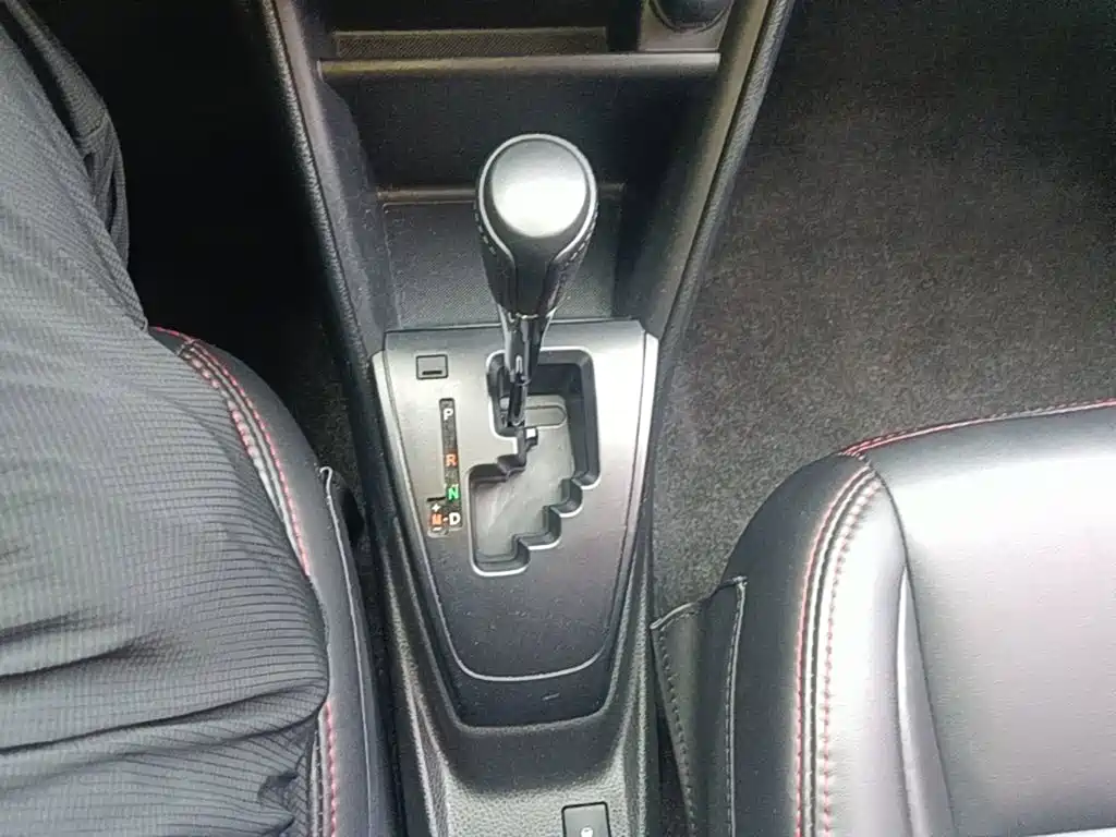 Toyota Yaris L — фото 14