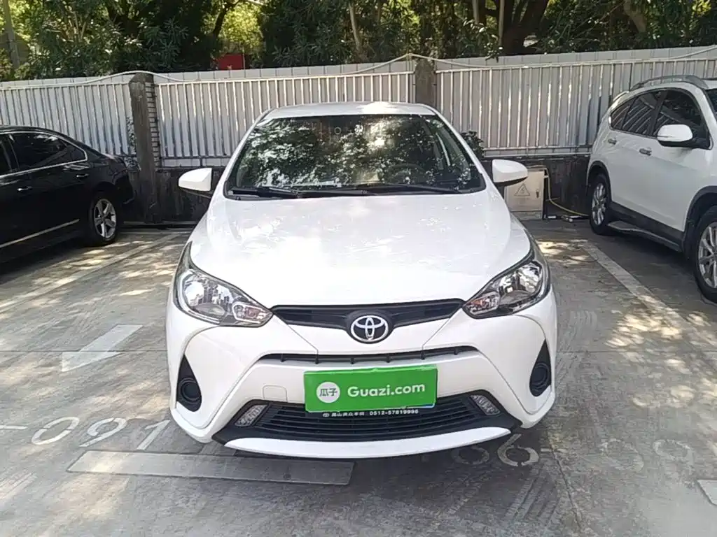 Toyota Yaris L — фото 3