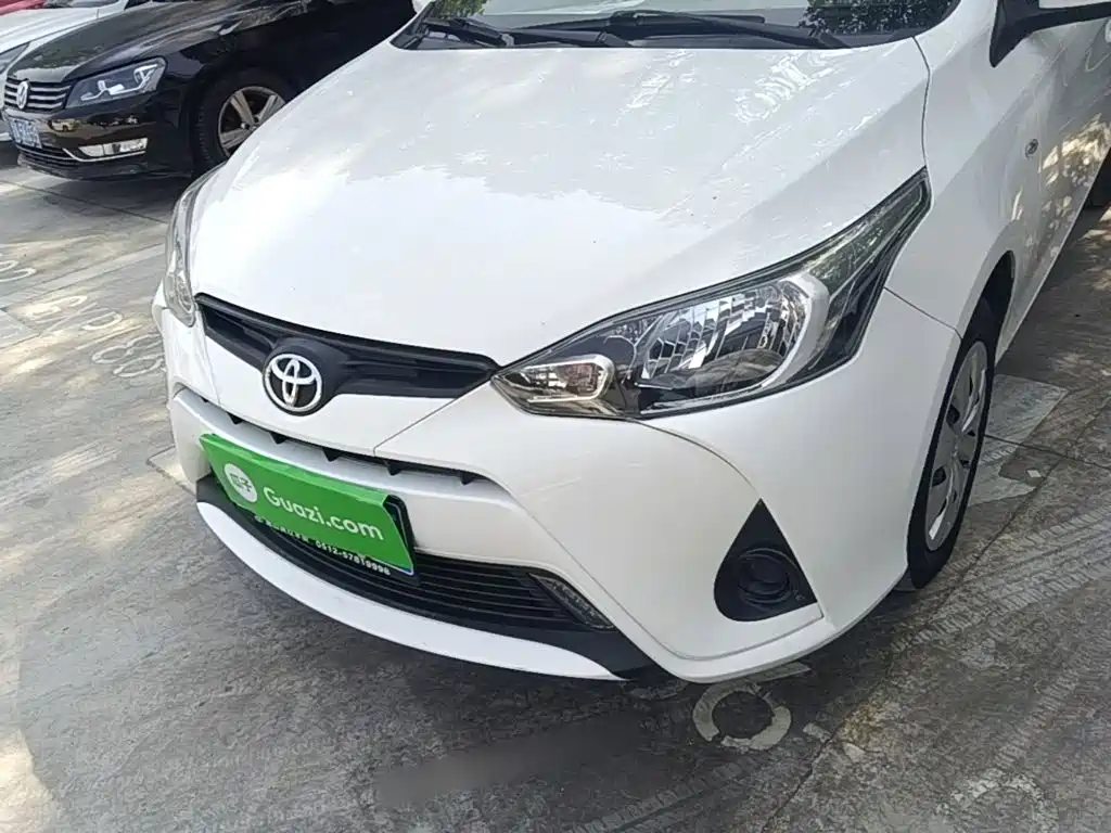 Toyota Yaris L — фото 24