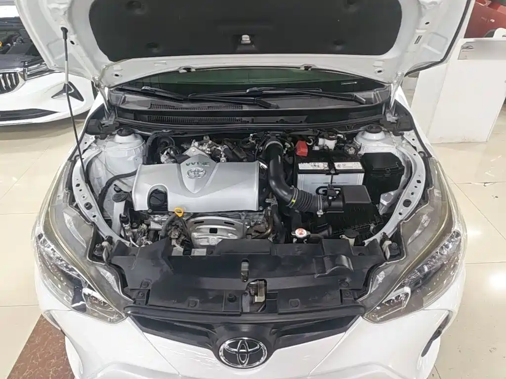 Toyota Yaris L — фото 20