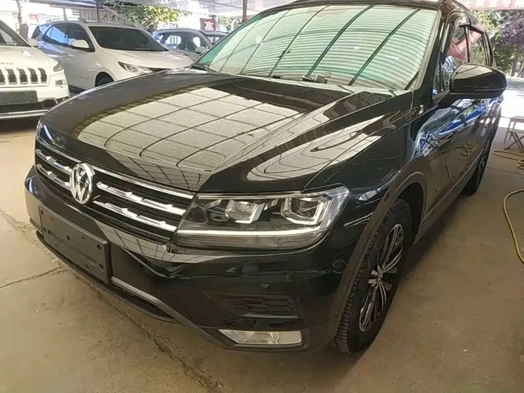 Volkswagen Tiguan L — фото 2
