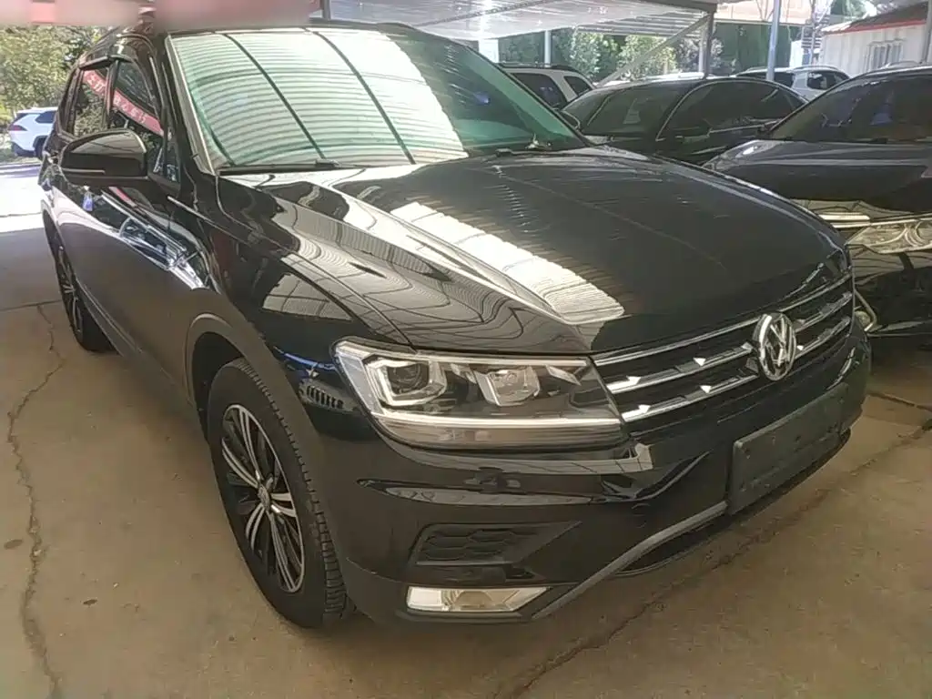 Volkswagen Tiguan L — фото 4
