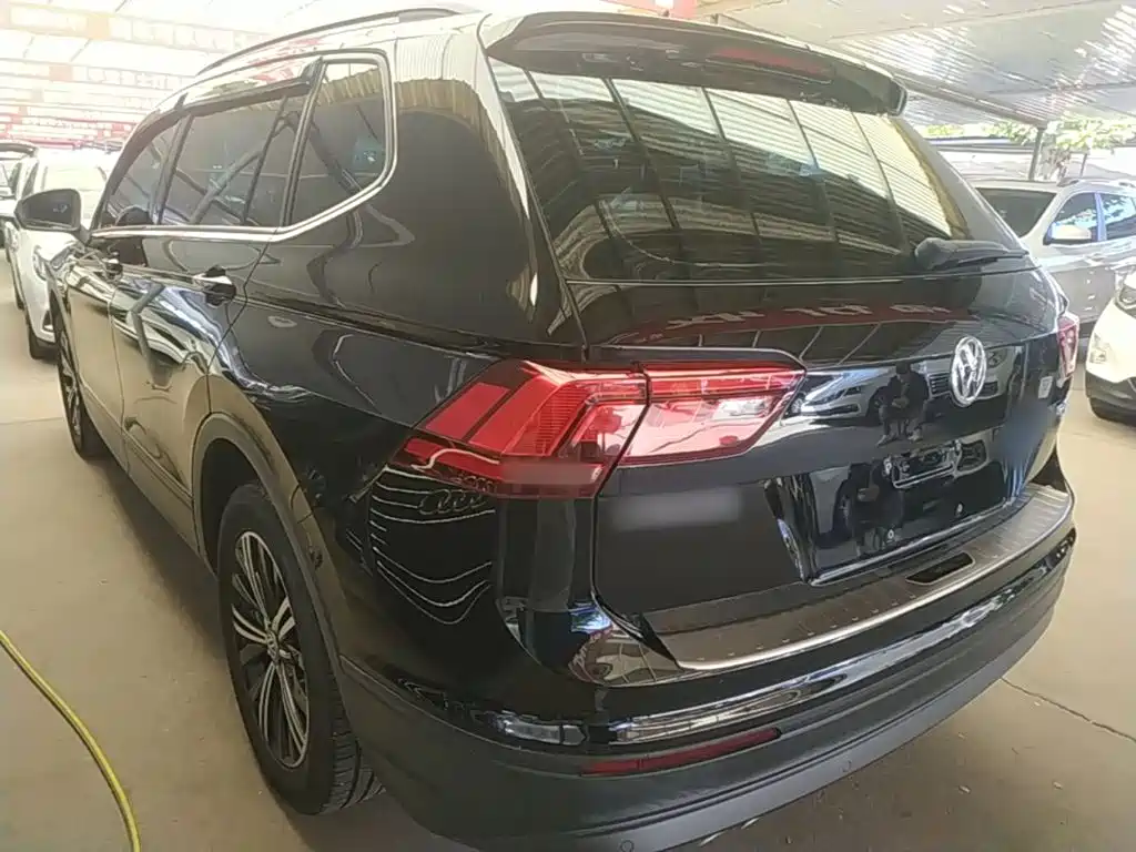 Volkswagen Tiguan L — фото 5