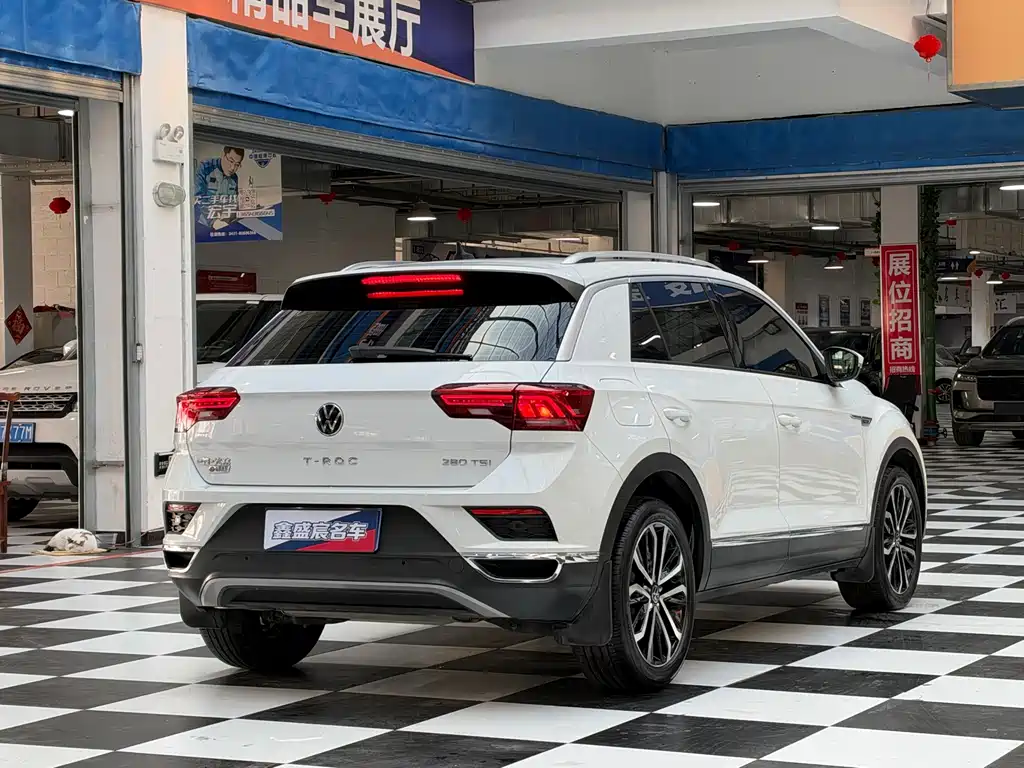 Volkswagen T-Roc — фото 19