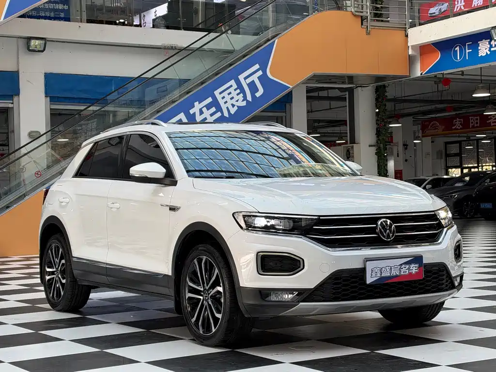 Volkswagen T-Roc — фото 3
