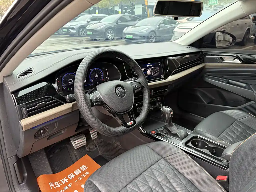 Volkswagen Passat — фото 7