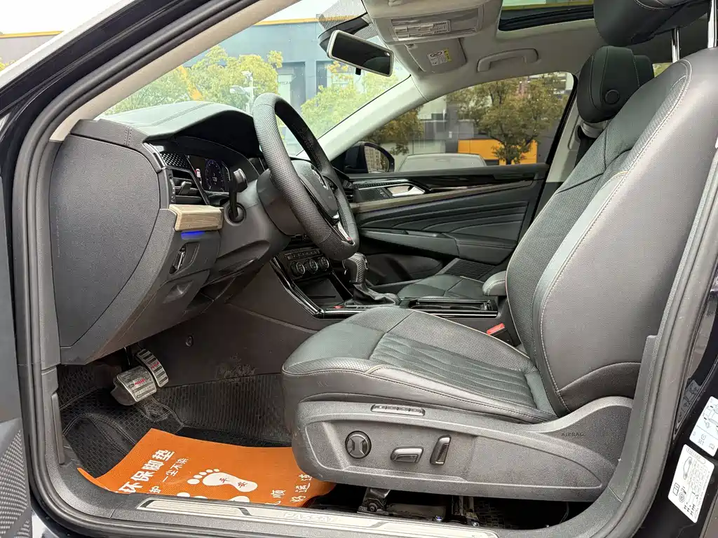 Volkswagen Passat — фото 8
