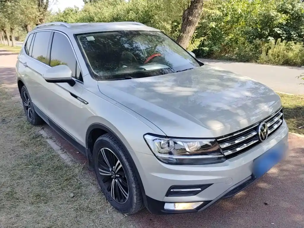 Volkswagen Tiguan L — фото 4