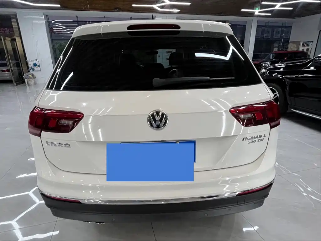 Volkswagen Tiguan L — фото 5