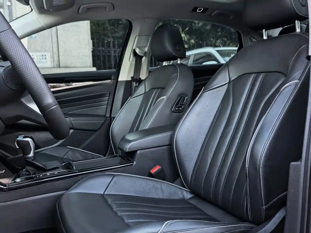 Volkswagen Passat — фото 4