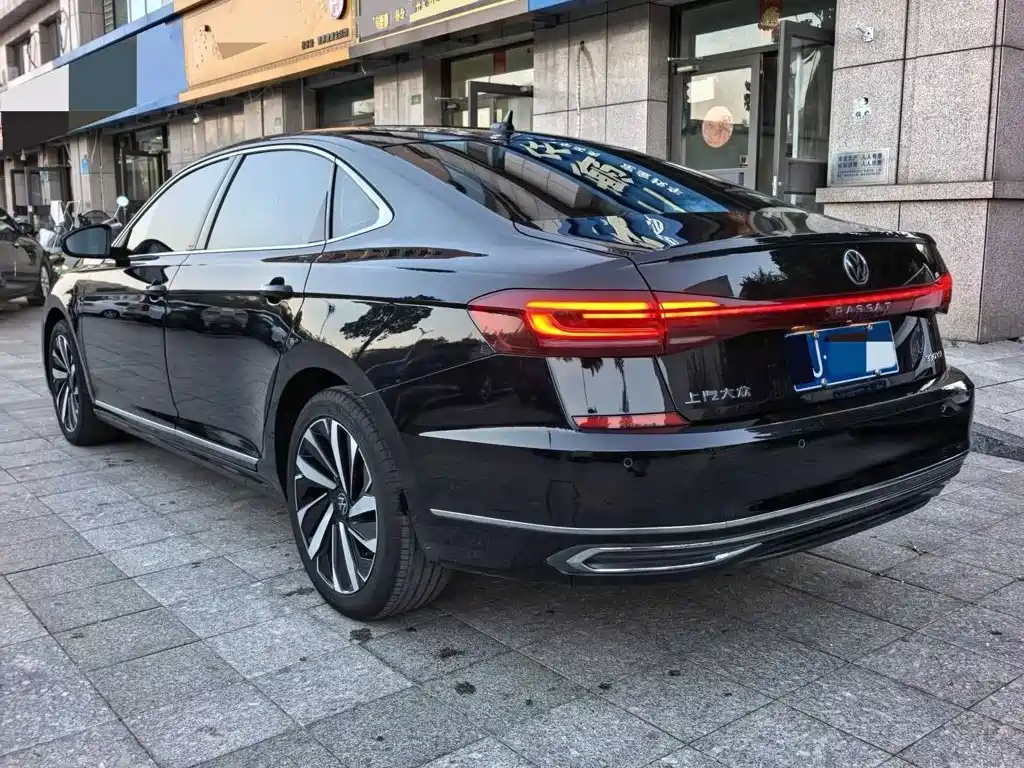 Volkswagen Passat — фото 5