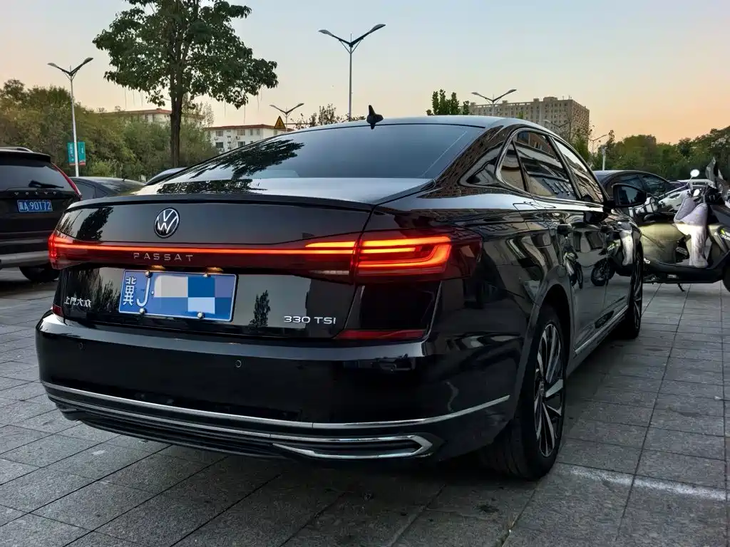 Volkswagen Passat — фото 7