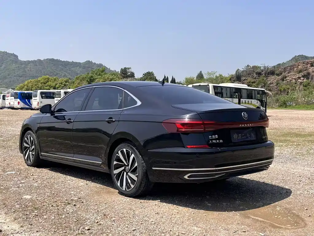 Volkswagen Passat — фото 4