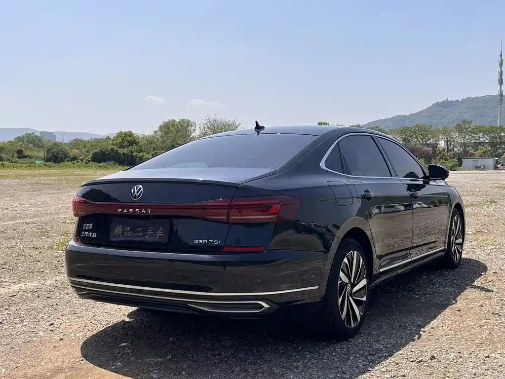Volkswagen Passat — фото 6