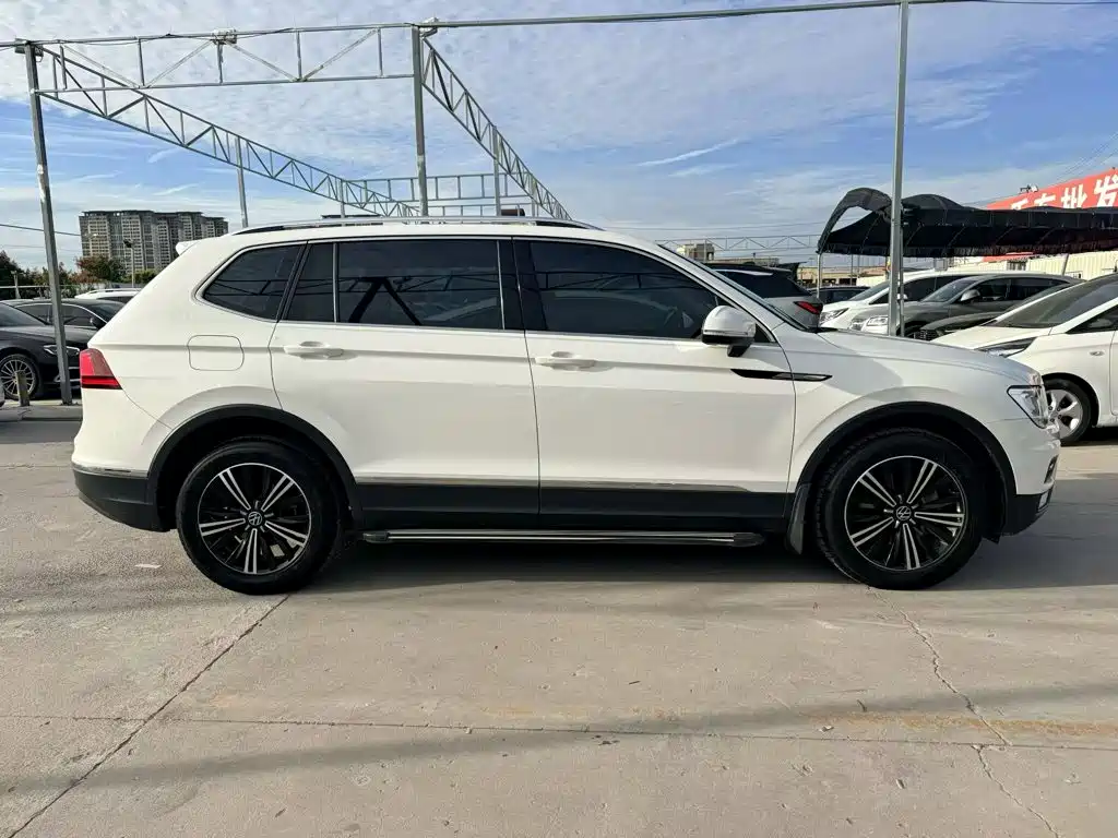 Volkswagen Tiguan L — фото 4