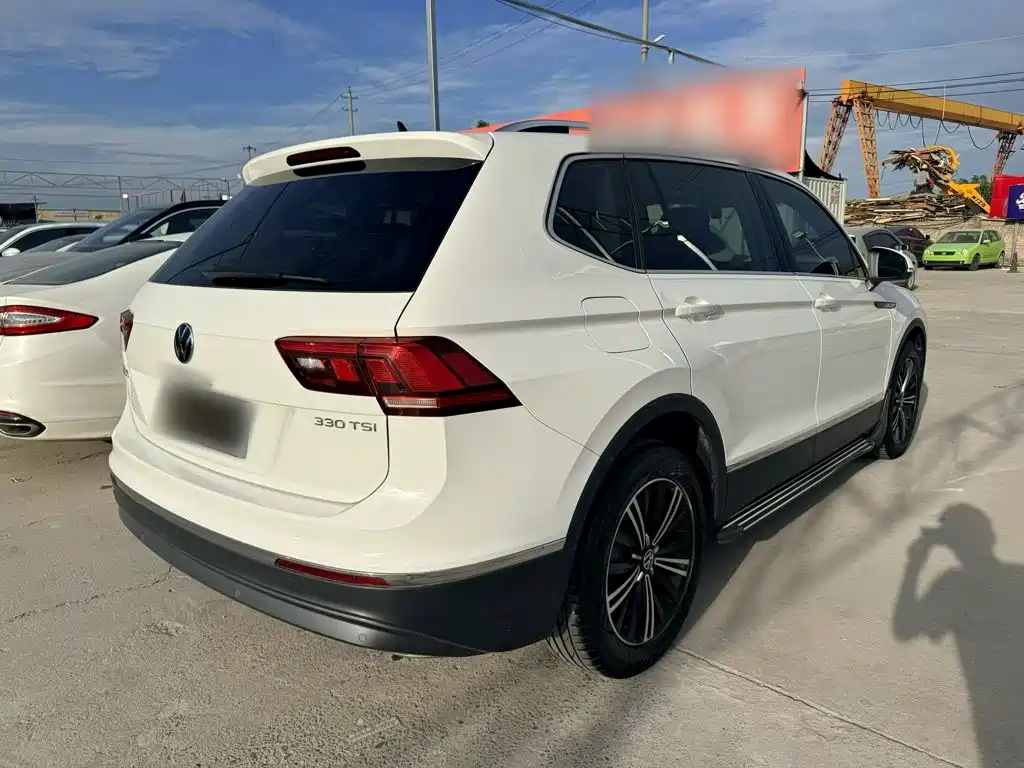 Volkswagen Tiguan L — фото 5