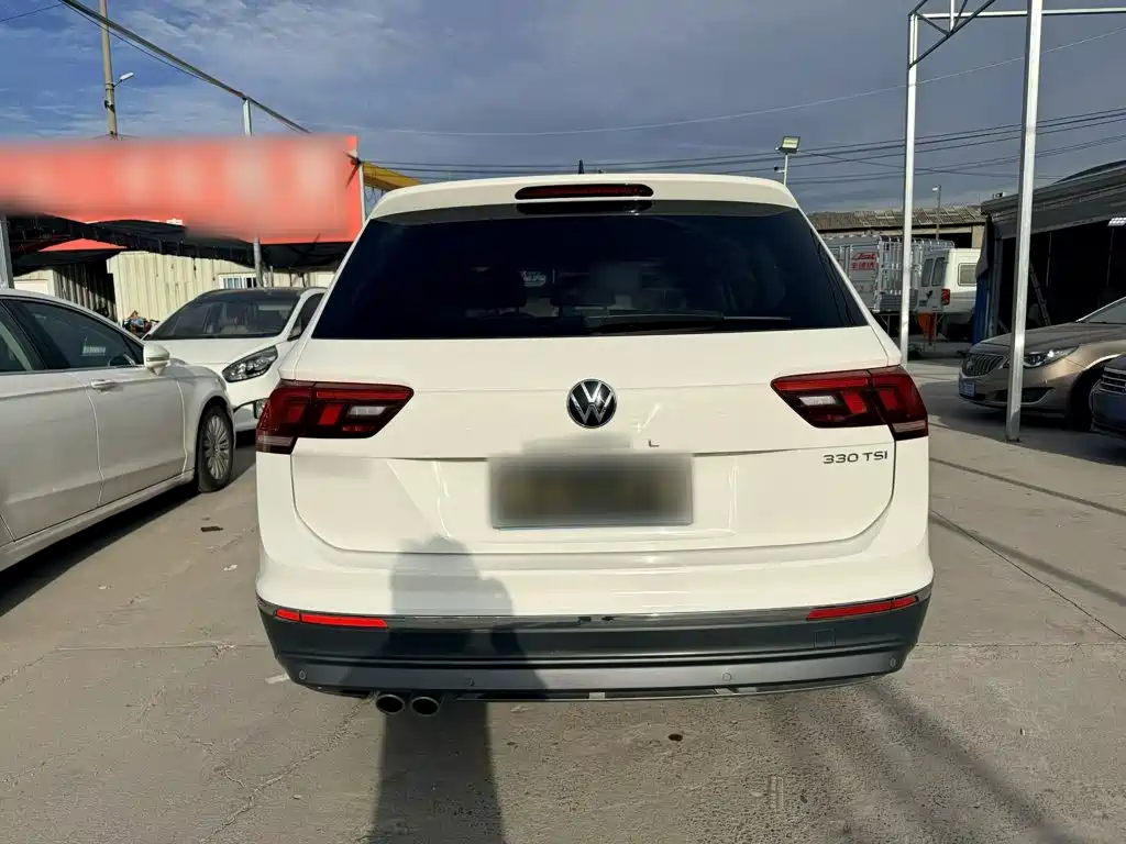 Volkswagen Tiguan L — фото 6