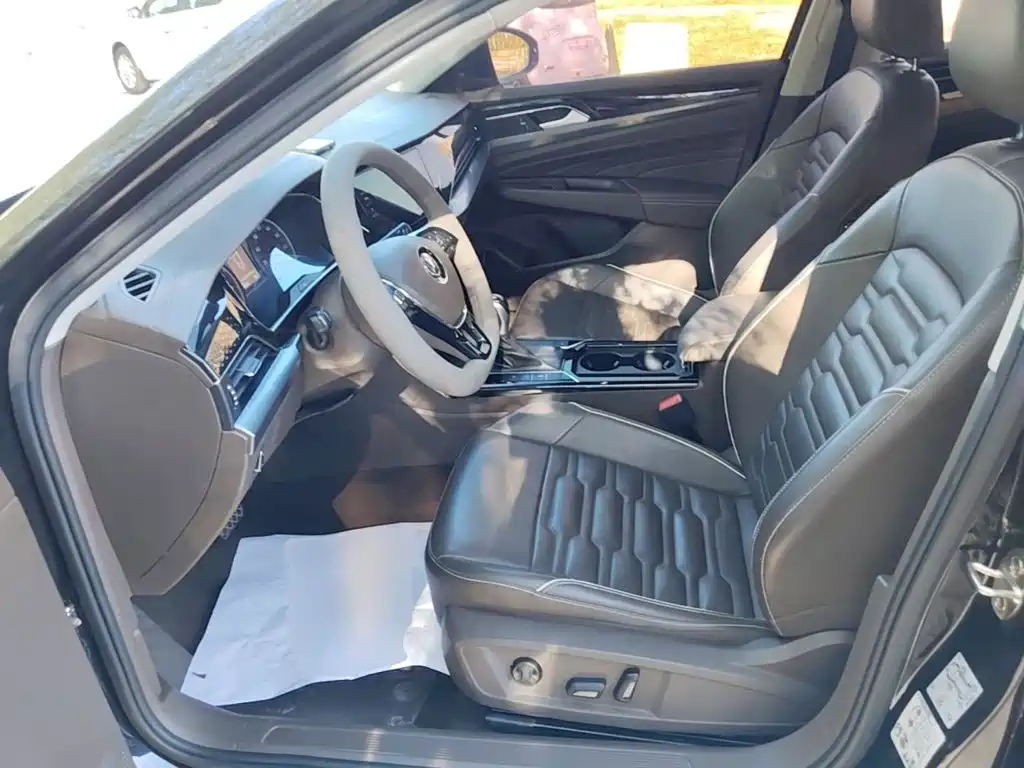 Volkswagen Passat — фото 15