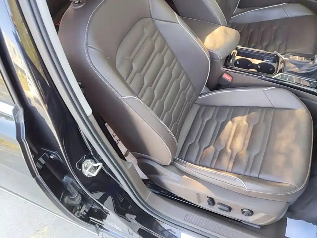 Volkswagen Passat — фото 25