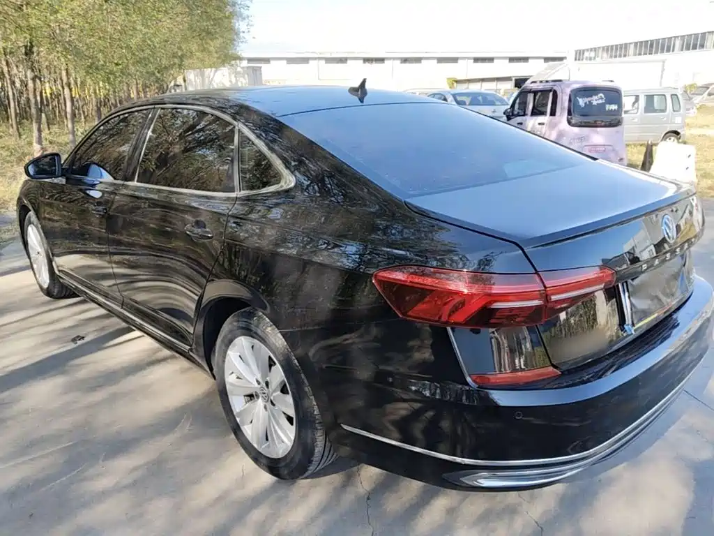Volkswagen Passat — фото 5