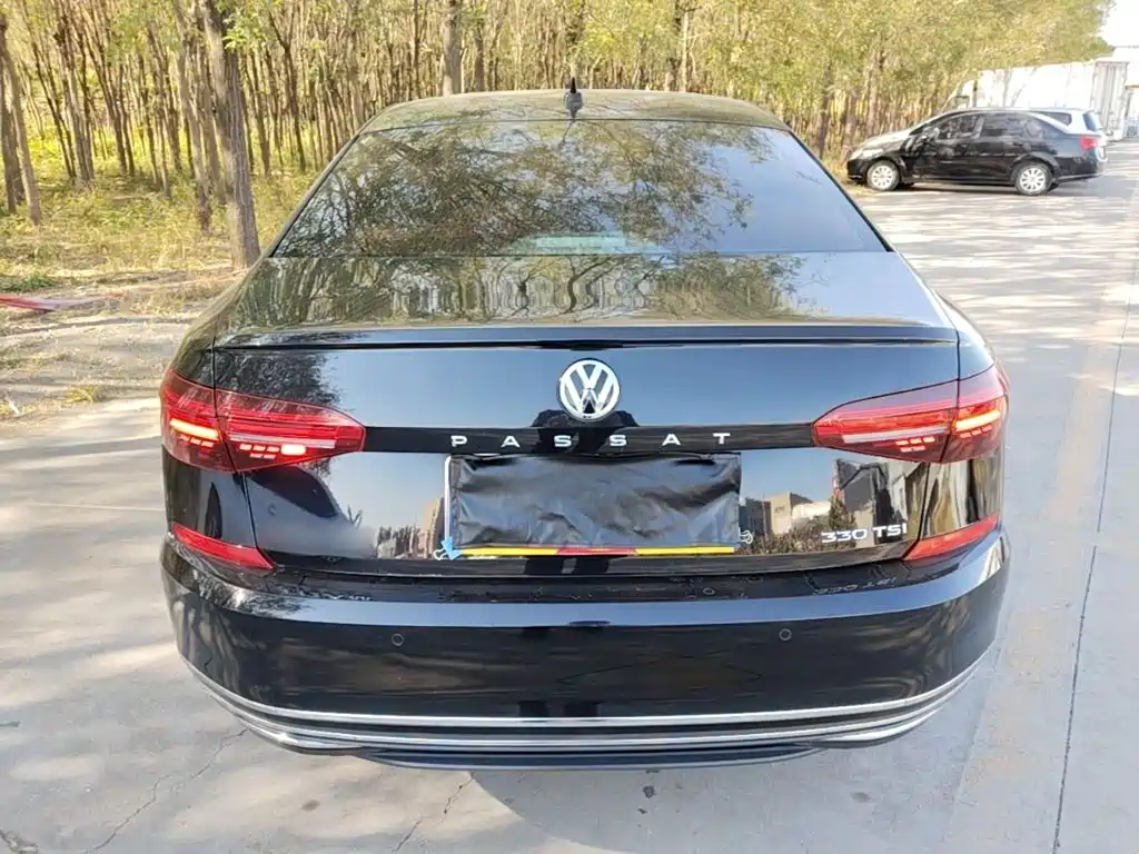 Volkswagen Passat — фото 6