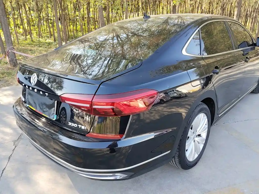 Volkswagen Passat — фото 7