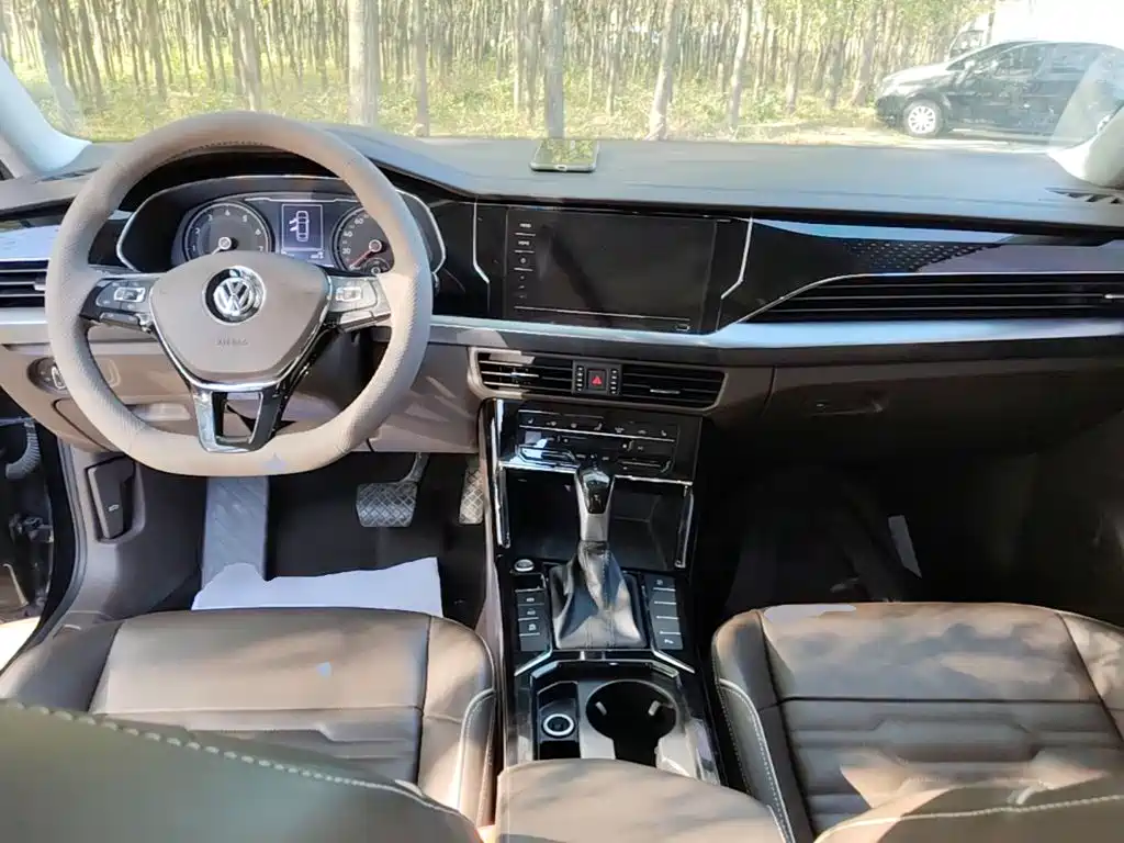 Volkswagen Passat — фото 10