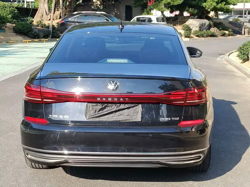 Volkswagen Passat — фото 15