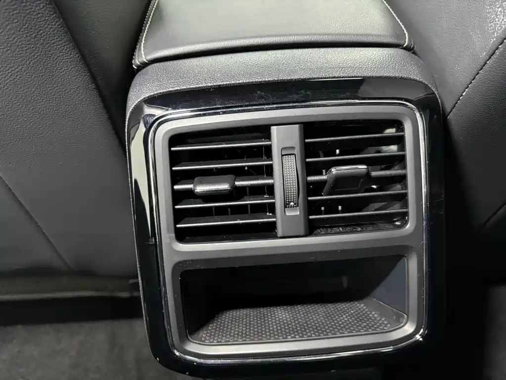 Volkswagen Passat — фото 17