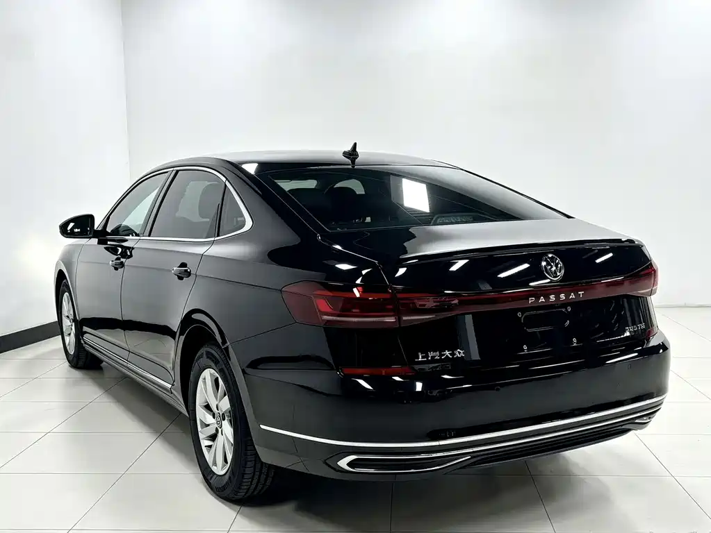 Volkswagen Passat — фото 4