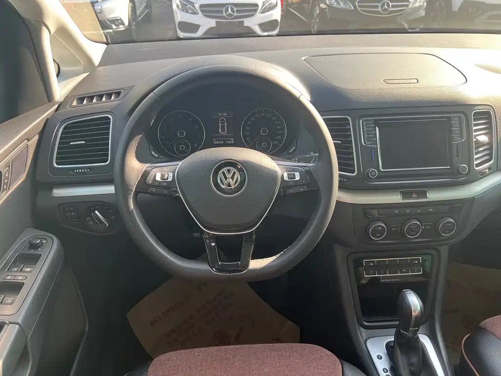 Volkswagen Sharan — фото 8