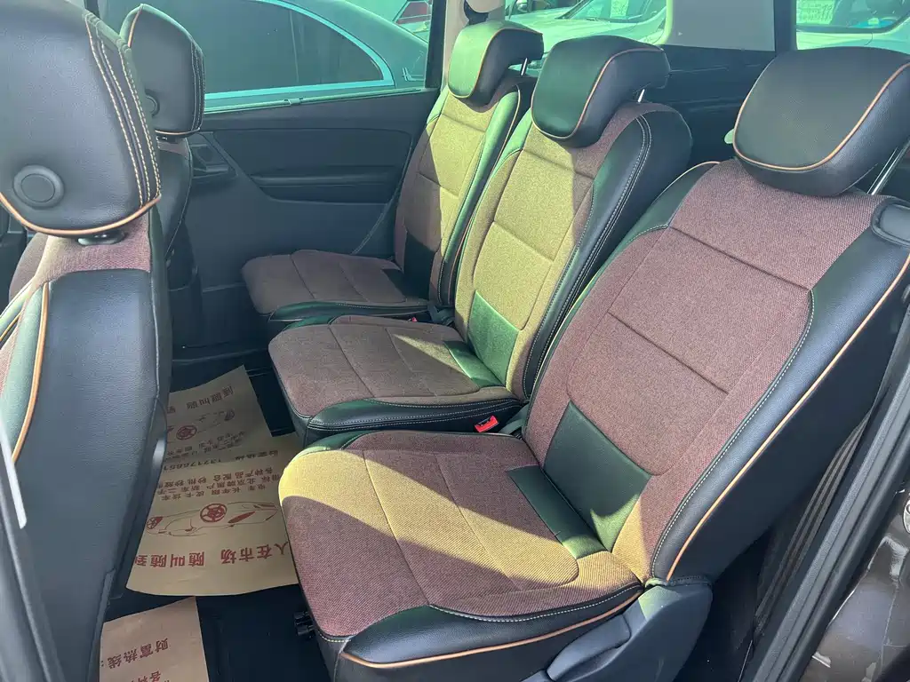 Volkswagen Sharan — фото 9