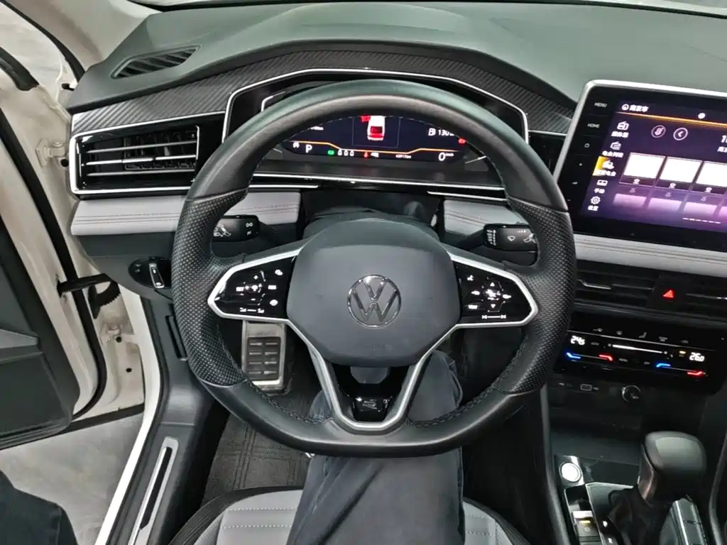 Volkswagen Tiguan X — фото 11