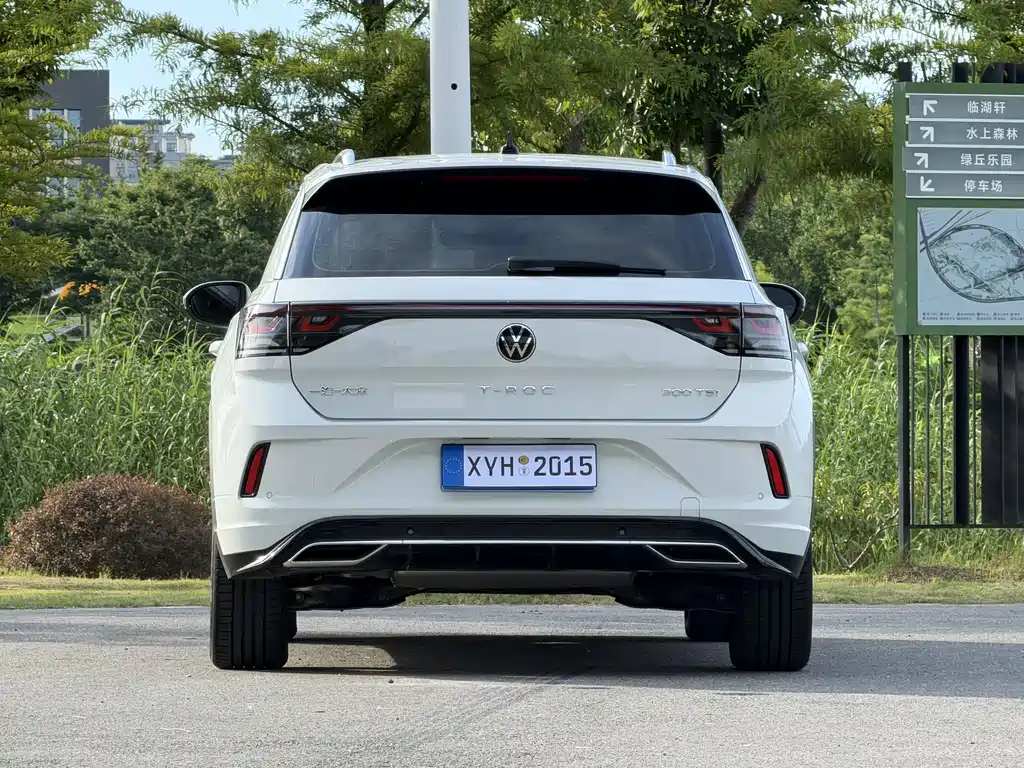 Volkswagen T-Roc — фото 17