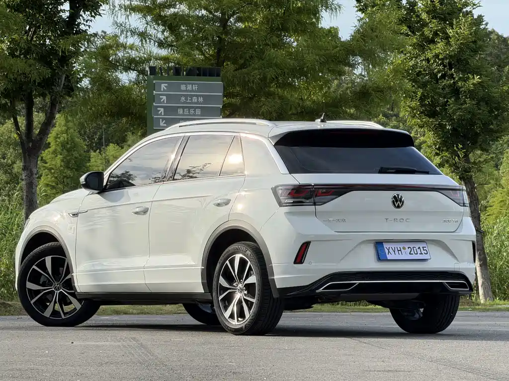 Volkswagen T-Roc — фото 19