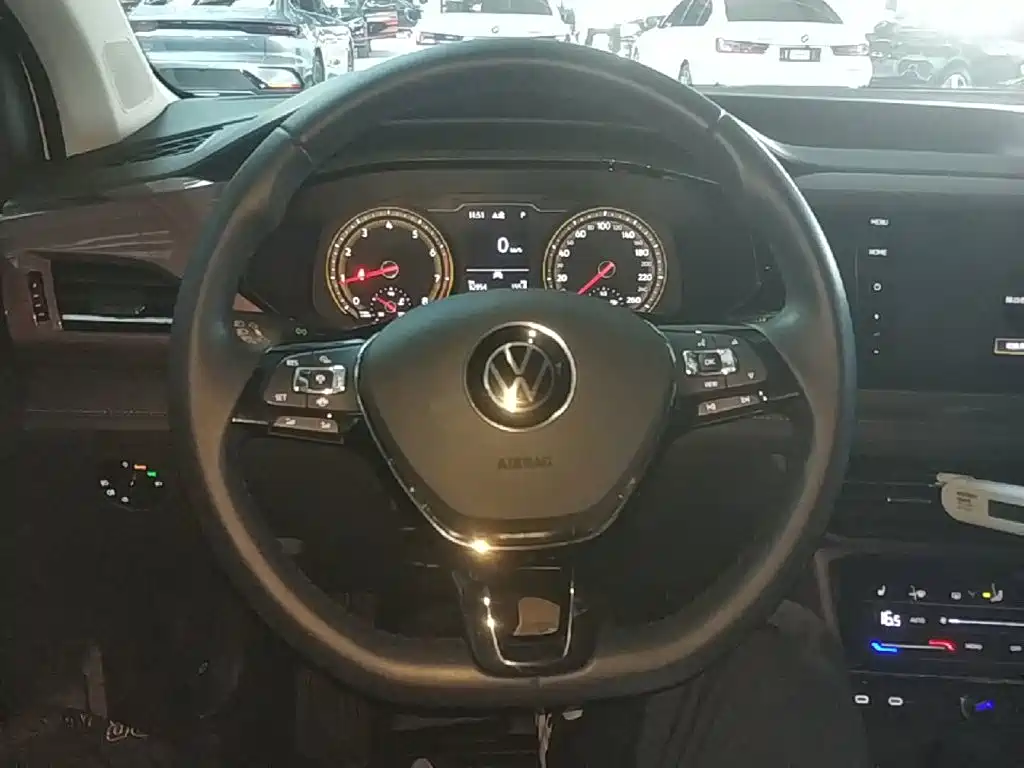 Volkswagen Tharu — фото 11